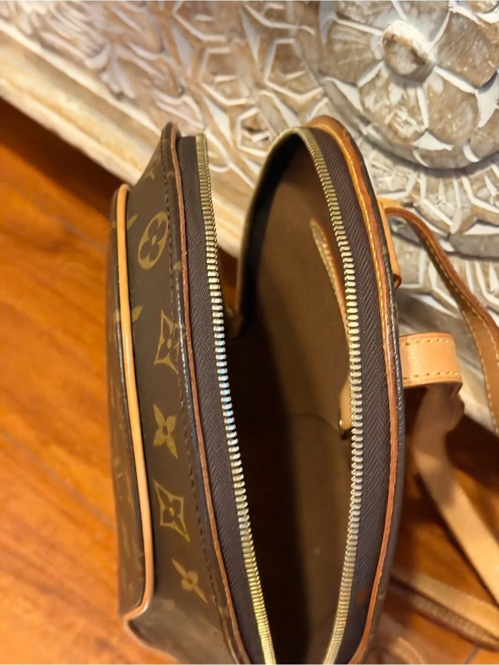 Louis Vuitton iconic louis